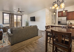 Downtown Moab Near Attractions! Bike Storage - Pet Friendly - Easy Parking