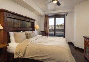 Downtown Moab | Private Hot Tub | Bike Storage | Pet Friendly | Easy Parking