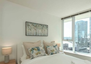 ★Downtown/RogersArena★✓Parking ✓Pool ✓Hot-tub ✓Gym