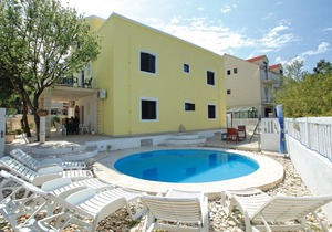 Dragan's Den - Basic Shared Dormitory, Mixed Dorm