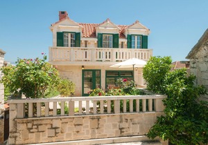 Dream holiday on southern Croatian island - Enjoy this cosy house in sunny surroundings.