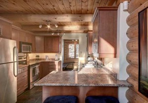 Dream vacation in a log cabin on Lake Mont Tremblant