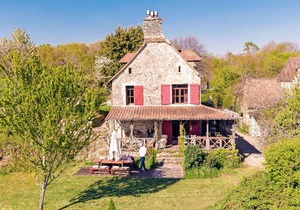 Dreamy Holiday Home in Clermont d' Excideuil with Fireplace