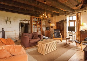 Dreamy Holiday Home in Clermont d' Excideuil with Fireplace