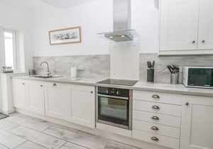 DRIFTWOOD, 23 ROA ISLAND, family friendly in Roa Island