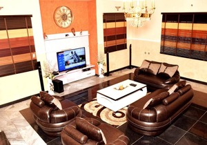 Duplex, 3 Bedroom Spacious House