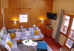 Duplex 8 people (as in a chalet!), ski-to-door, mountain view