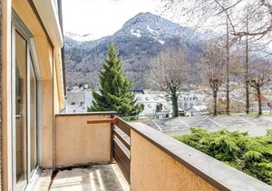 Duplex Apartment for 5 with Parking and Balcony in Cauterets