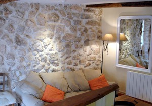 Duplex apartment in the medieval part of Bauduen