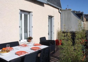 Duplex Atypique avec Terrasse à 400m de la Plage et du Centre - FR-1-361-333