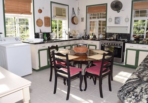Eco-friendly room in the Hummingbird apartment