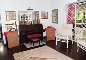 Eco Friendly Room in the Hummingbird Apartment