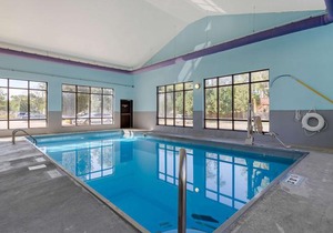 Econo Lodge Inn & Suites Fairgrounds