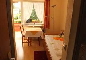 Einzelzimmer Nr. 6 mit Balkon
