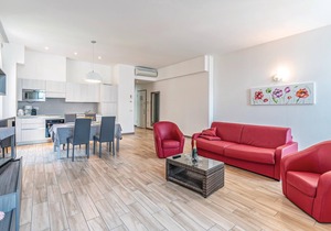 "Elegant and spacious apartments 80 m from the lake in Griante, nice resort on Lake Como, 3 km from