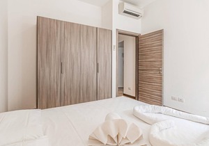 "Elegant and spacious apartments 80 m from the lake in Griante, nice resort on Lake Como, 3 km from