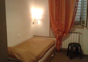 Elegant apartment sleeps 6 near the sea and the center. Geraniums