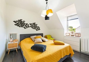 Elegant holiday home with fenced garden