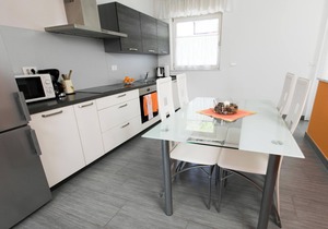 Emerald SOCA Apartment