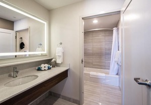 Encore Suites by Service Plus Inns