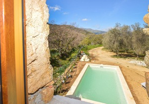 Enjoy a wonderful break for two in a vacation home with pool in Corsica.