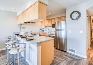 Enjoy Bayfront Views from this Affordable 1 Bedroom Condo in the Taft District
