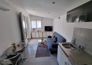 Enjoy elegant, central accommodation Ideally located at the entrance to Ajaccio