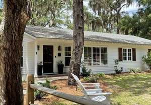 Enjoy FALL BREAK 🏝️ Perfect location for families+4 Bikes. 2 night min most dates