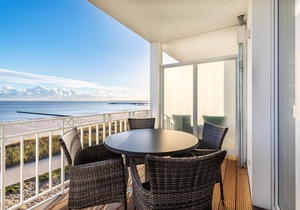 Enjoy pure beach life - great apartment with a fantastic view of the Baltic Sea