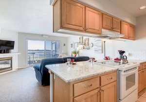 Enjoy views of Siletz Bay from this 3rd Floor Condo. beach access, Taft District