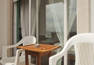Ericeira Chill Hill Hostel & Private Rooms