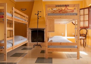 Ericeira Chill Hill Hostel & Private Rooms - Peach Garden