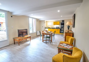 Espelidou is a 2 bedroom, 1 bathroom house is a few minutes from Orléans