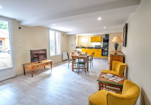 Espelidou is a 2 bedroom, 1 bathroom house is a few minutes from Orléans