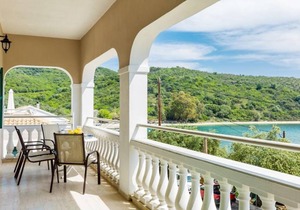 Evanna: Walk to Beach, Sea Views, A/C, WiFi, Car Not Required - 3425