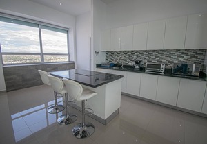 Everything you need on the Malecon -1503 T eMe