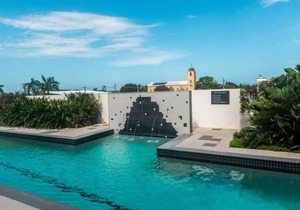 Excellent Location - Modern Hotel Room in Mackay!