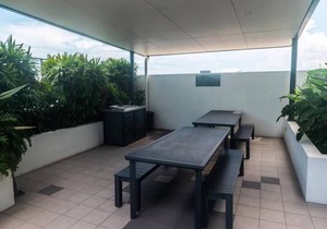 Excellent Location - Modern Hotel Room in Mackay!