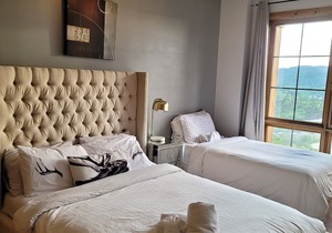 Exclusive Resort Property, Ski-in/out, Infinity Pool, Elevator, 2 Car Parking