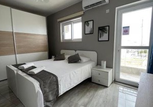 F3 Room 1, Private Double room with private bathroom and balcony