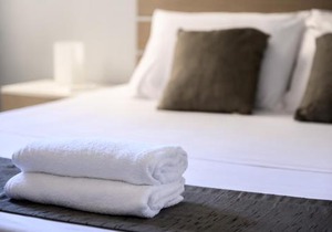 F9 Room 1, Private Double room with private bathroom in shared Flat