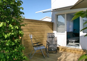 Family apartment with large terrace, 100 m from the sea