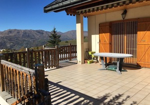 Family chalet 2*, near slopes and center, south terrace, mountain view