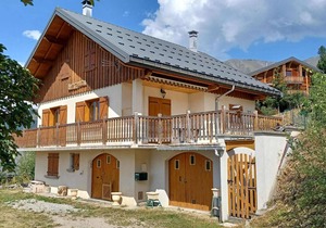 Family chalet 2*, near slopes and center, south terrace, mountain view