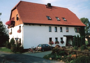 Family friendly, pets allowed, large garden, common room with Billiards, Wi-Fi