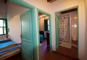 Family-friendly house with private garden and private pool for 5 persons