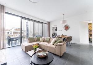 Family villa in Zeewolde at the waterfront with recreation