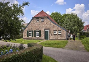 Farmhouse in Limburg near Subtropical Pool