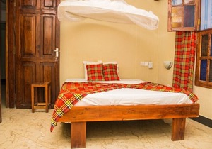 Featuring free WiFi, Rooftop Cafe ,close to ferry terminal & City attractions 2