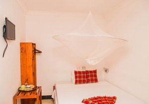 Featuring free WiFi, Rooftop Cafe ,close to ferry terminal & City attractions 5